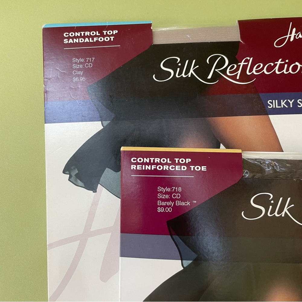 New Silk Reflections Hanes two pair of tights - Picture 2 of 6